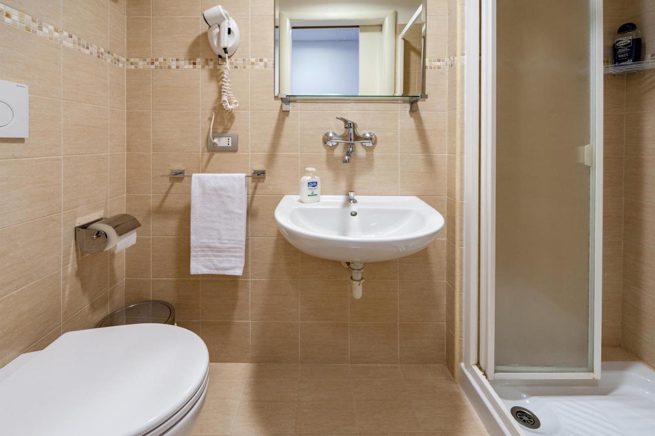 Monticello Apartment Via Cavour Рим Номер фото